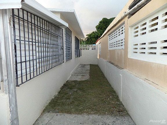 LEFT SIDE VIEW