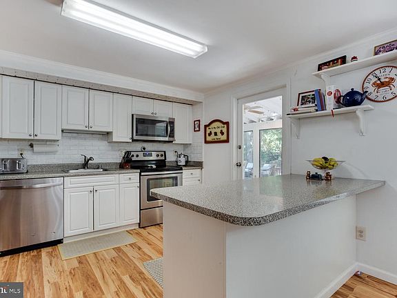 5th image of 635 Bay Green Dr