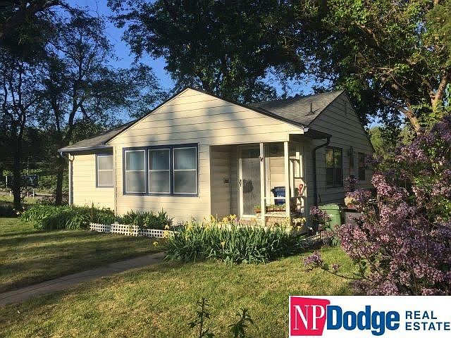 1st image of 1025 Parkway Dr