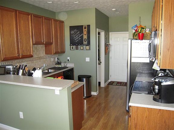 2nd image of 9190 Great Lakes Cir