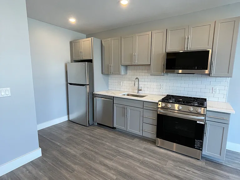 365A Western Ave #607 — Photo 3