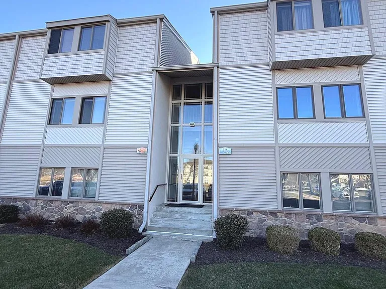 532 Riviera Dr #B — Photo 43