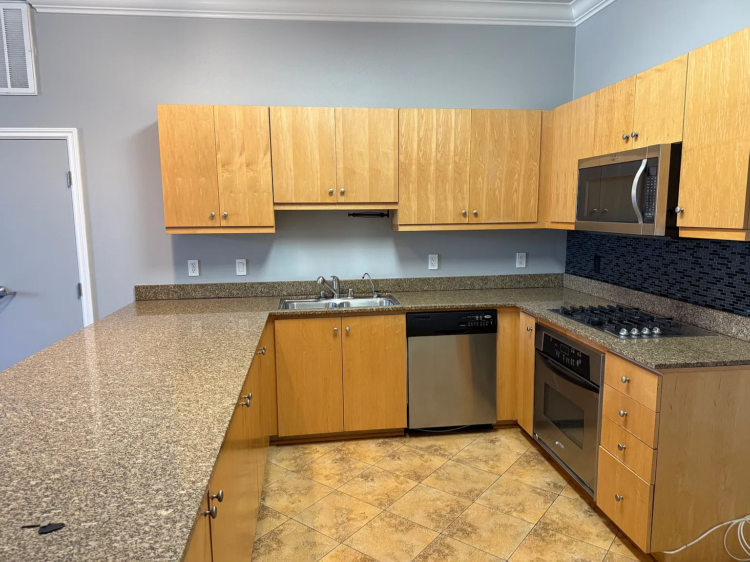 3 bed, 1488 sqft, $3,699 — Photo 2