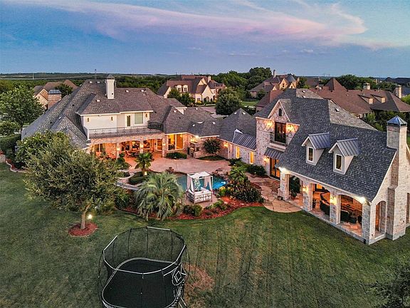 3rd image of 156 Old Vineyard Ln