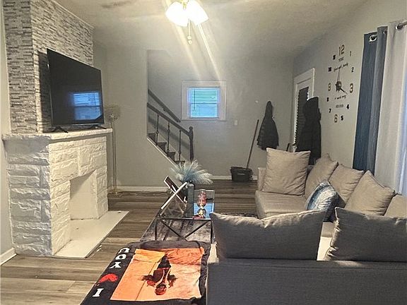 2nd image of 797 Alhambra Rd