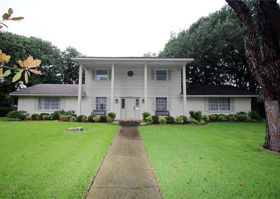 1st image of 11 Post Oak Trl
