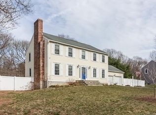 3 Whitewood Dr, Branford, CT 06405