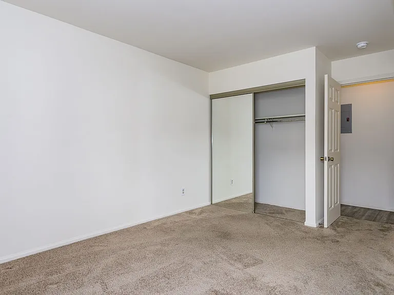Southfield Apartments — Photo 21