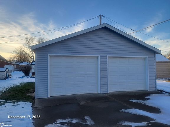 5th image of 519 W Finley Ave