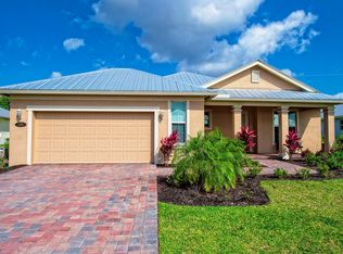 295 11th Sq SW, Vero Beach, FL 32962