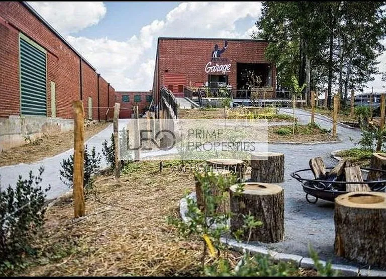 1927 S Gordon St SW — Photo 39