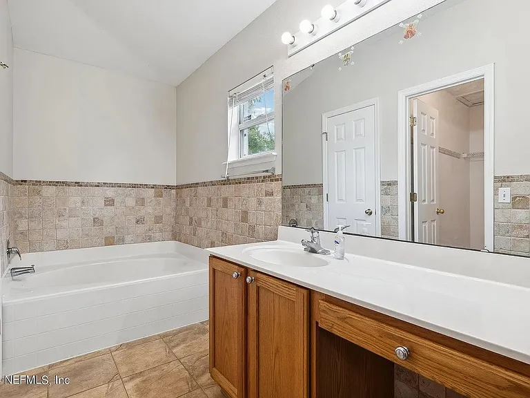 11089 Englenook Dr — Photo 9