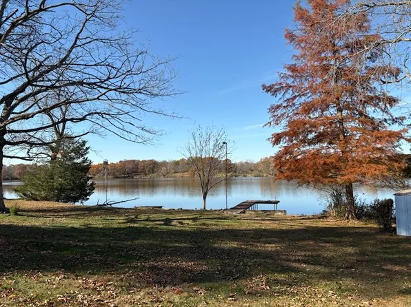 2957 E Lake Paradise Rd, Mattoon, IL 61938