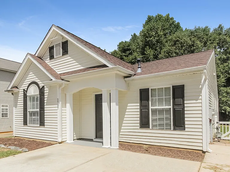 2707 Oasis Ln — Photo 3