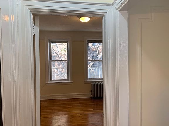 4th image of 31-74 33rd St #3R