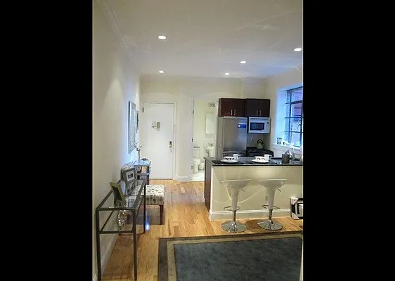 Rented by NYC Holdings Management | media 20