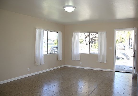 4th image of 530 W Center St