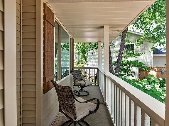 2nd image of 15165 Dartmoor Ct