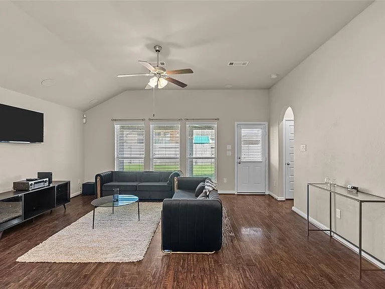 4808 Ladona Ct — Photo 11