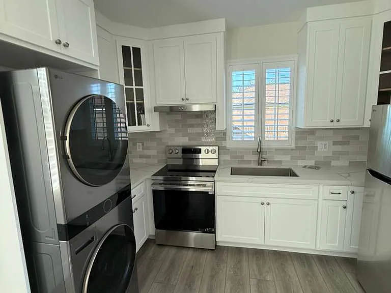10826 Floral Dr #10826 — Photo 4
