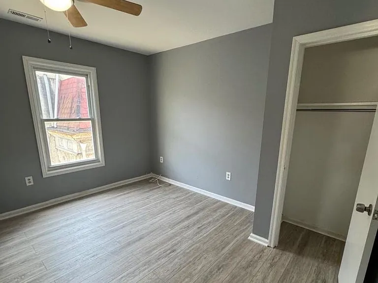 2211 W Tioga St — Photo 4