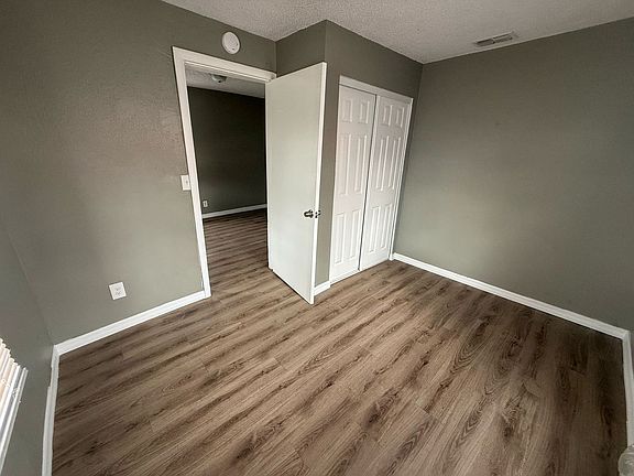 5th image of 518 E Laura St