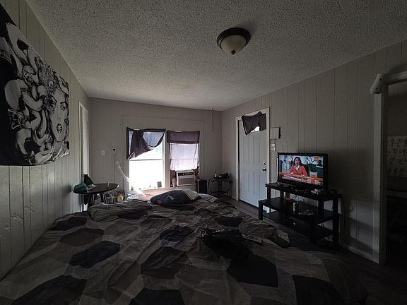 5th image of 402 39th St