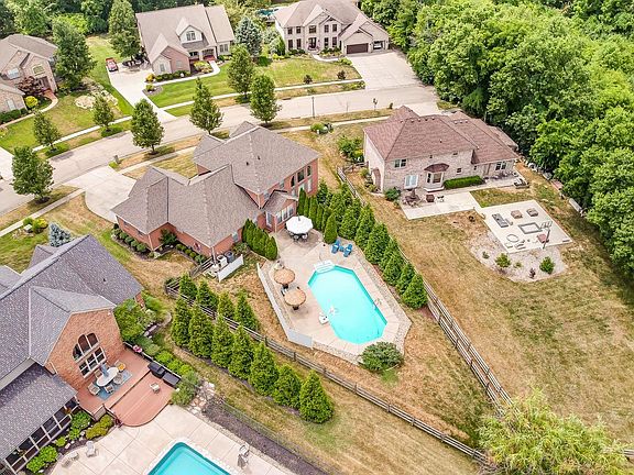 3rd image of 6996 Walnut Creek Dr