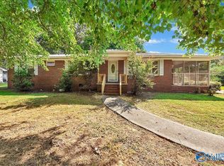 806 6th St NE, Arab, AL 35016