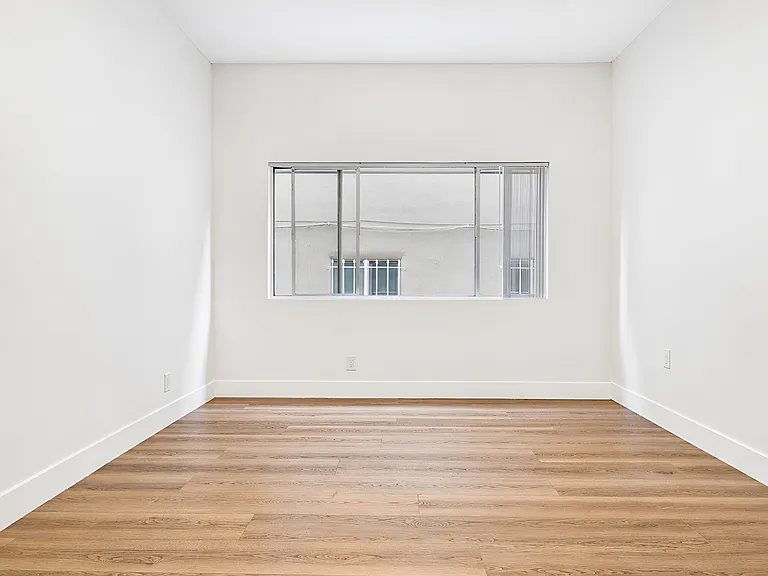 134 S Elm Dr #104 — Photo 15