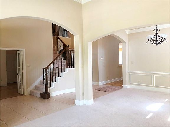 5th image of 15177 Snowshill Dr