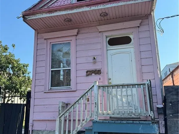 2745 Banks St, New Orleans, LA 70119
