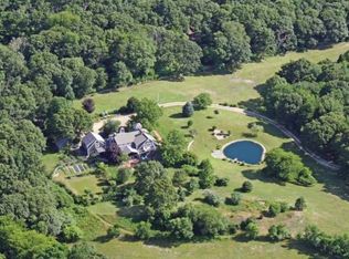 131 Merry Farm Rd, West Tisbury, MA 02575