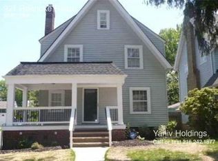 921 Roanoke Rd, Cleveland Heights, OH 44121