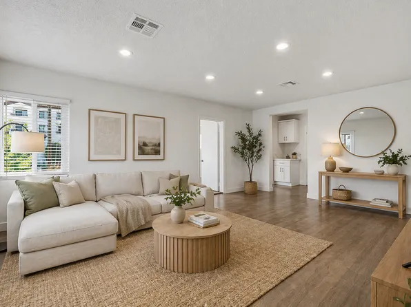 14153 Moorpark St, Sherman Oaks, CA 91423