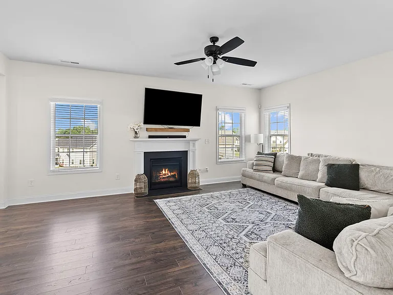 499 Bedford Dr — Photo 23