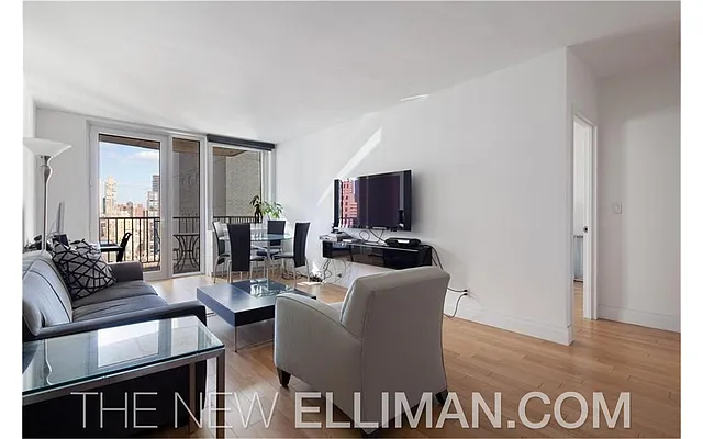 Rented by Douglas Elliman | media 22