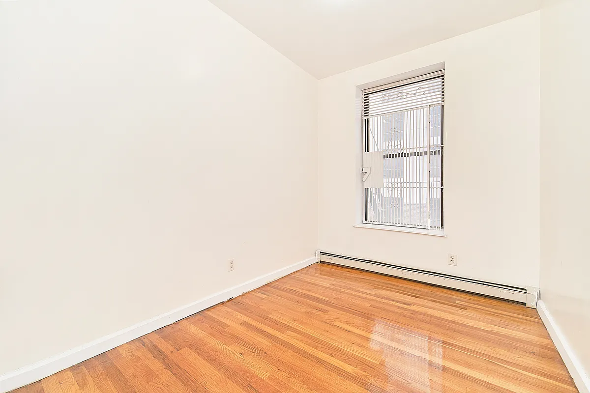 Building Photo - 132 W 109th St #2C