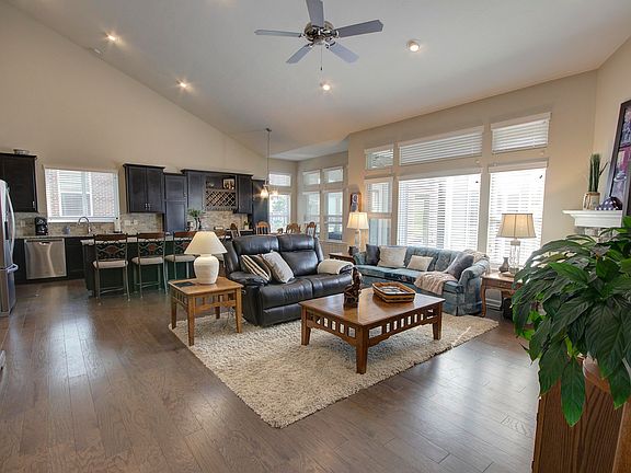 5th image of 15041 Stable Wood Dr