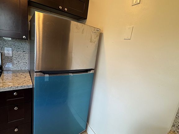 3rd image of 1121 W River Dr #1121