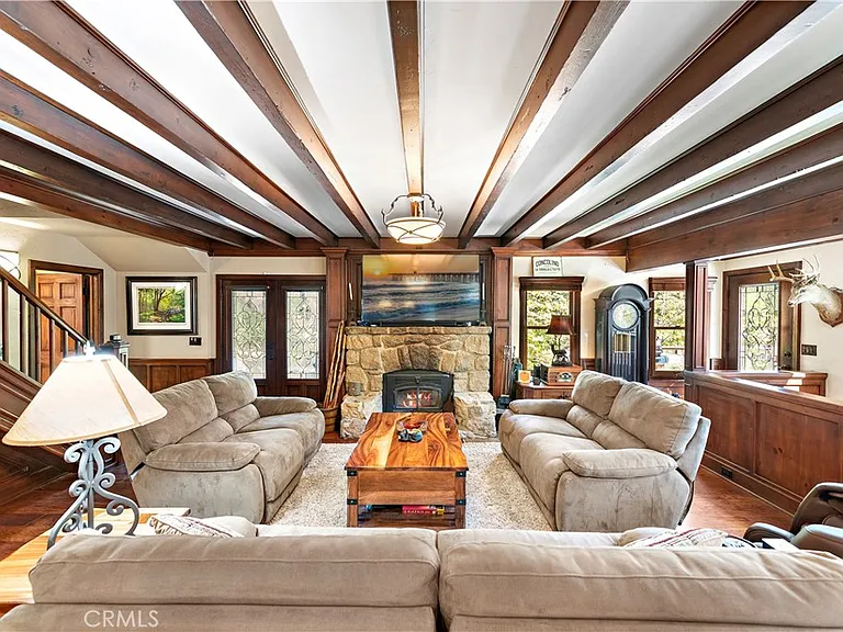 400 Cottage Grove Rd — Photo 3
