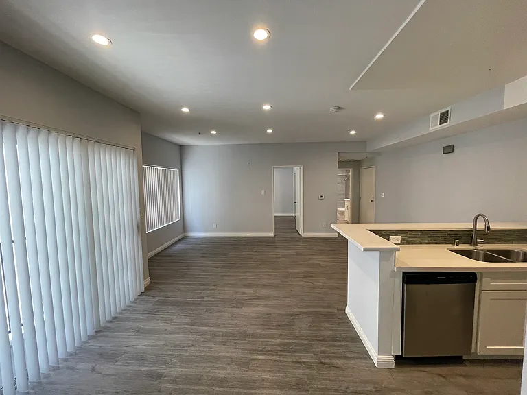 Lanewood Court Apartments — Photo 8