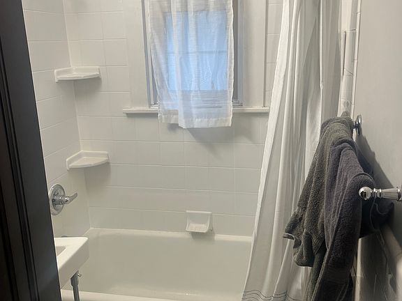 5th image of 449 Richmond Ave #3
