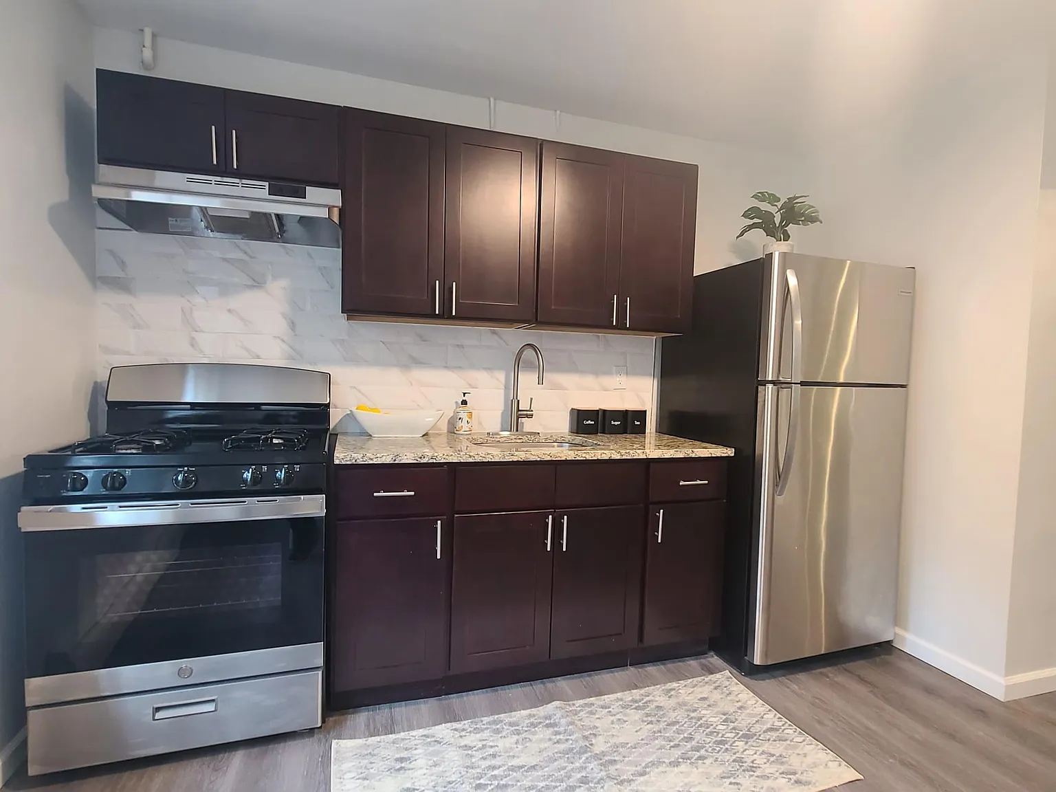 Ravine Manor Apartments — Photo 3