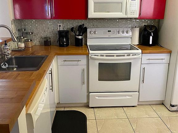 3rd image of 4704 NW 114th Ave #1031