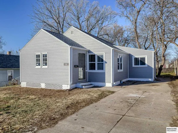 3718 Saratoga St, Omaha, NE 68111