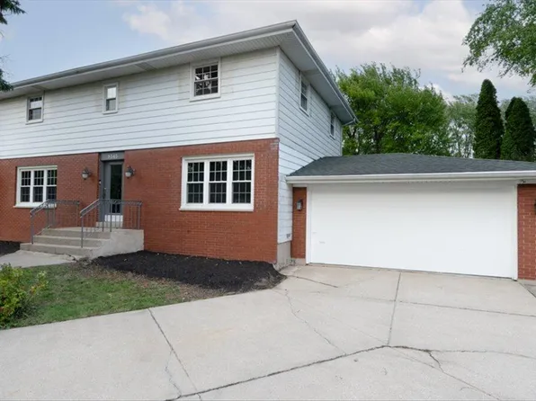 9345 Garfield Ct, Crown Point, IN 46307