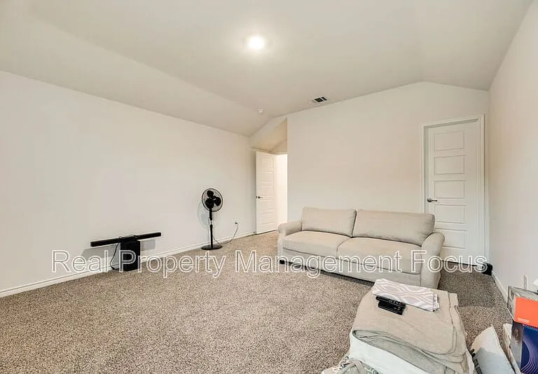 7205 Bledington Ln — Photo 14