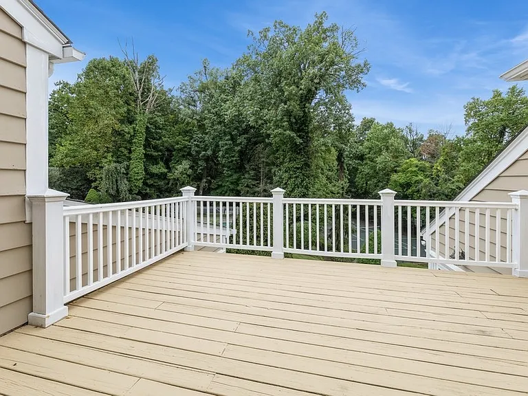166 Churchill Rd — Photo 31