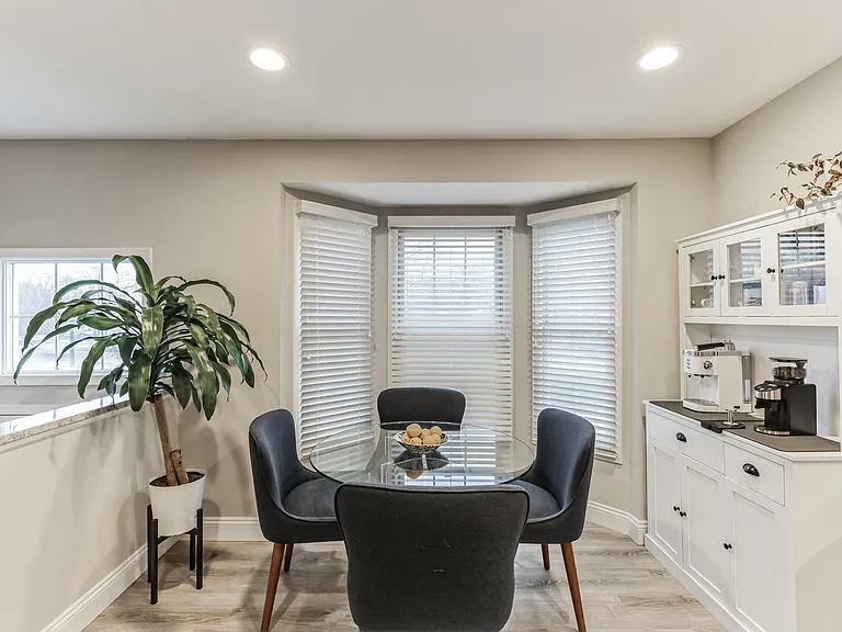 8128 Chester Pkwy — Photo 15
